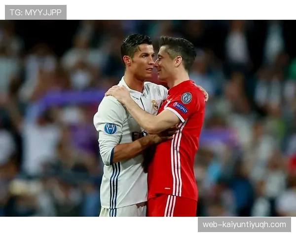 C罗与莱万射门效率与前插频率的分化趋势解析